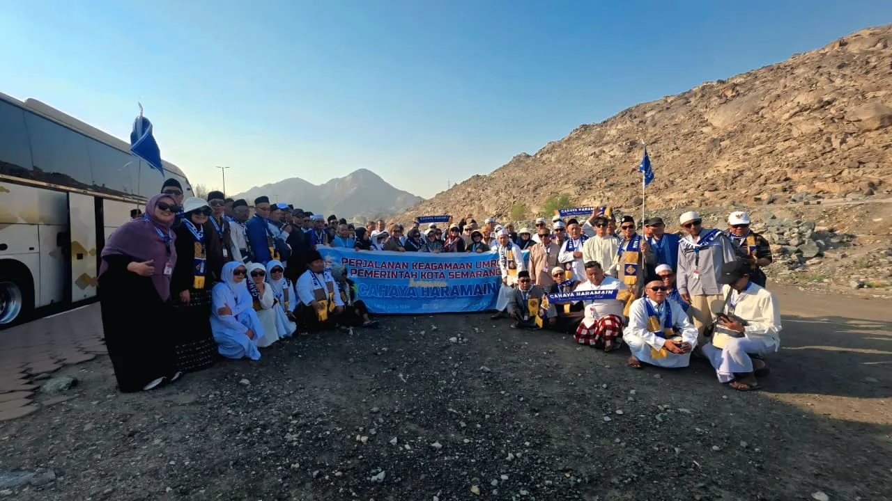 Program bantuan umrah dan wisata religi diberikan Pemerintah Kota Semarang kepada sejumlah elemen masyarakat.