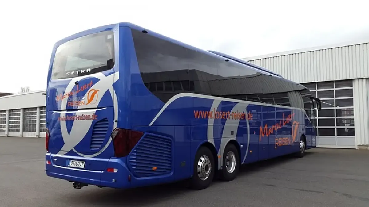 Ilustrasi : daftar harga tiket bus Jakarta-Semarang (Sumber : Pixabay)