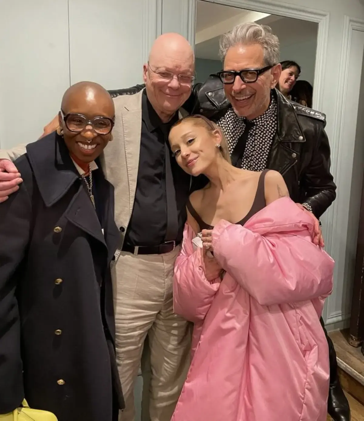 Penampilan terbaru Ariana Grande. (Sumber : twitter/ThePopTingz)