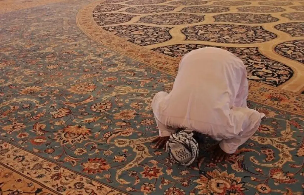 Jika lebaran Idul Fitri jatuh pada Hari Jumat, maka sholat jumat bisa diganti dengan sholat dzuhur 4 rakaat (Sumber : pixabay)