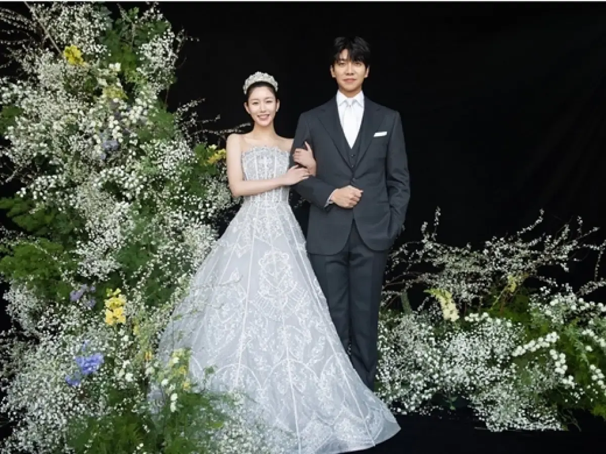 Pernikahan mewah Lee Dain dan Lee Seunggi, Jumat (7/4/2023). (Sumber : MyDaily)
