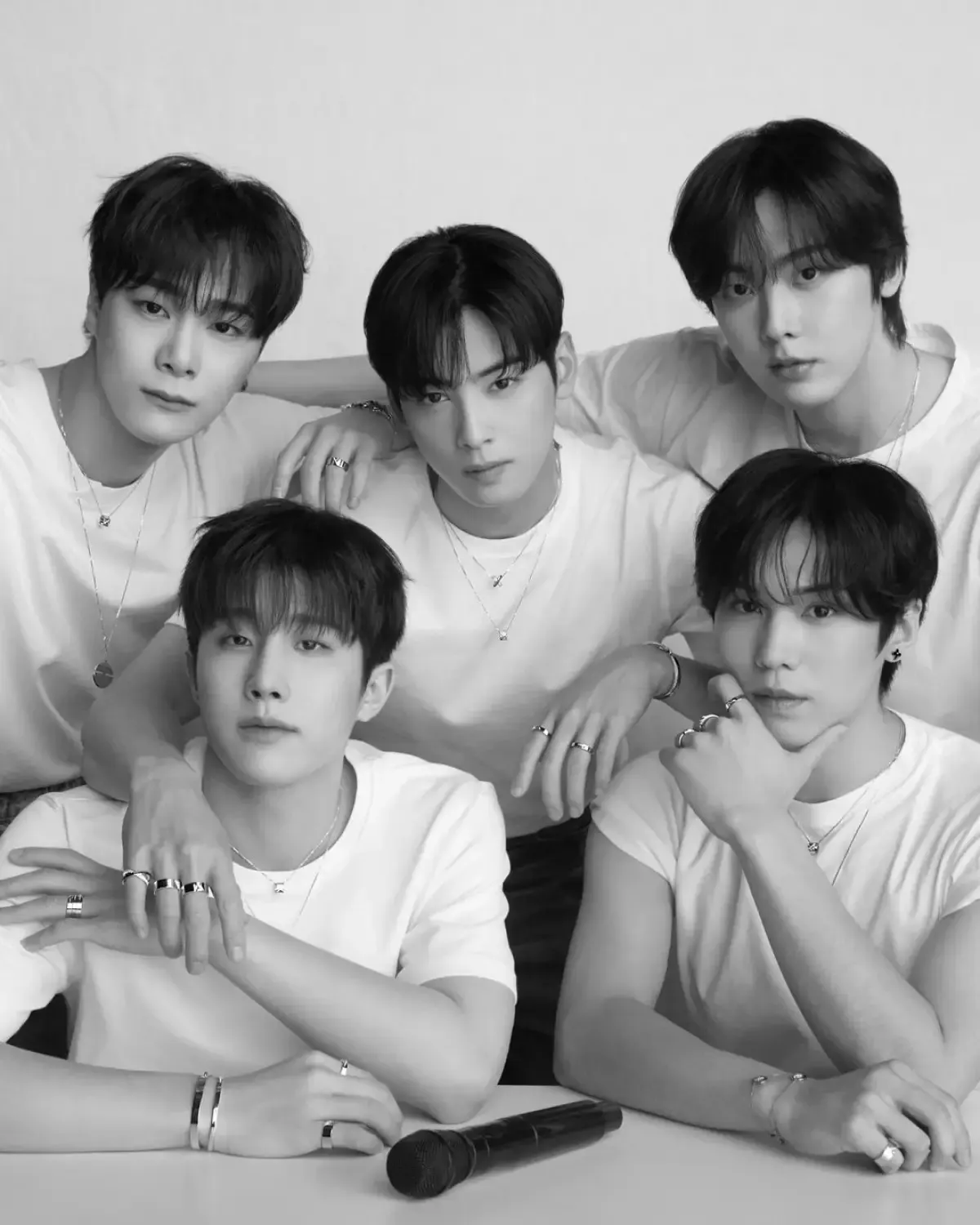 Boyband asal Korea Selatan, ASTRO. (Sumber : instagram/moon_ko_ng)