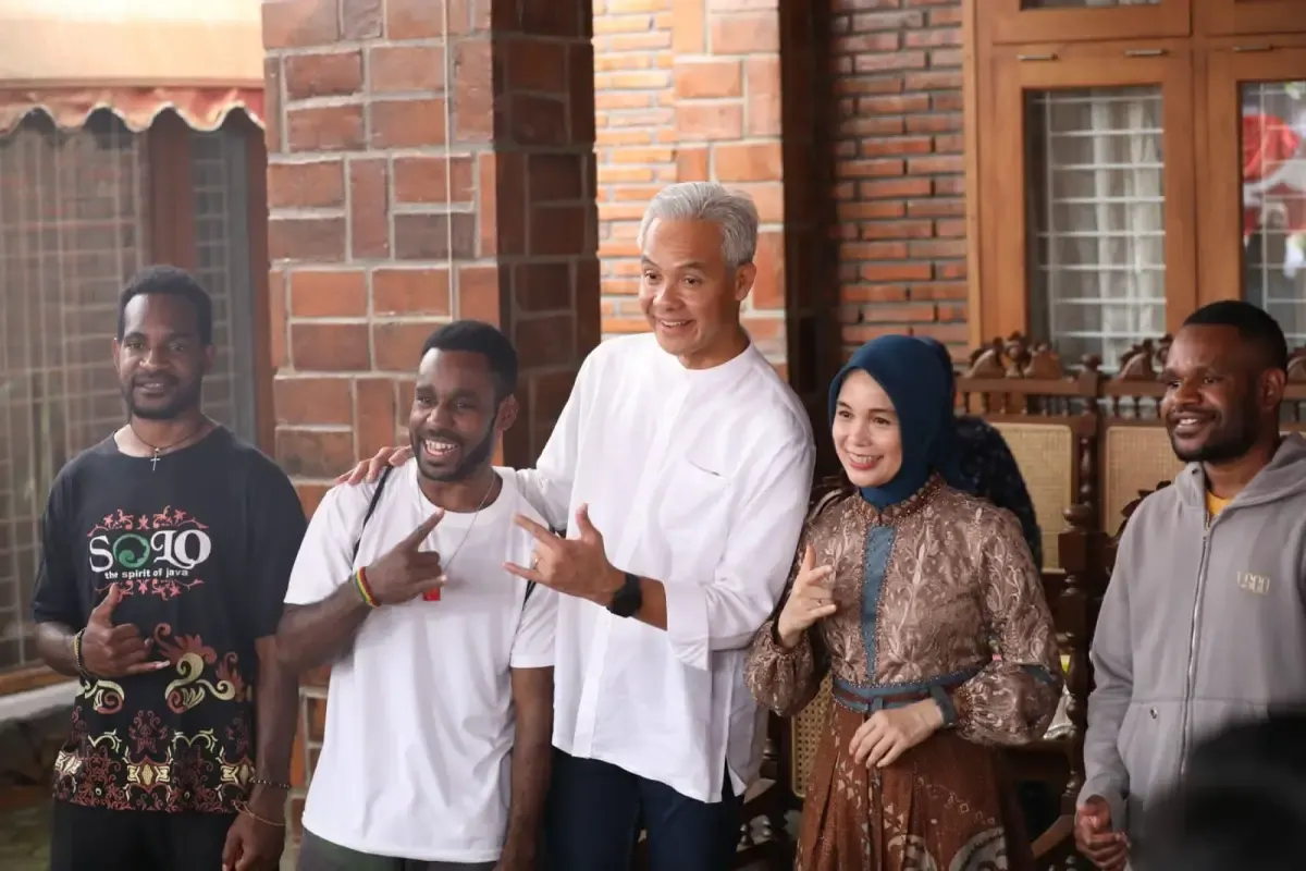 Ganjar Pranowo di kediaman masa kecilnya di Tawangmangu (Sumber : Twitter/Ganjar Pranowo)