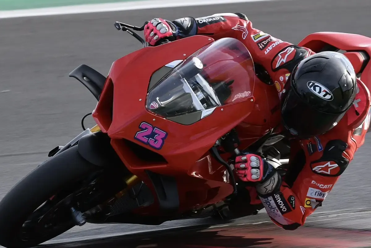 Pebalap Ducati, Enea Bastianini, menyelesaikan 10 putaran di Sirkuit Misano jelang MotoGP Spanyol 2023. (Sumber : Twitter @ducaticorse)