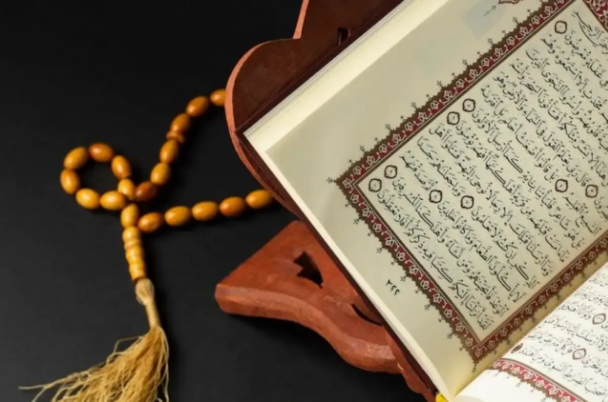 Ilustrasi Alquran. (Sumber : Freepik)