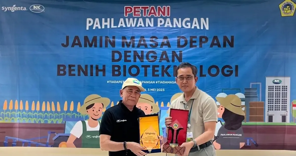Ketua Umum KTNA Nasional Ir HM Yadi Sofyan Noor SH saat berkunjung ke pusat pemrosesan benih Syngenta Seed Indonesia di Pasuruan.