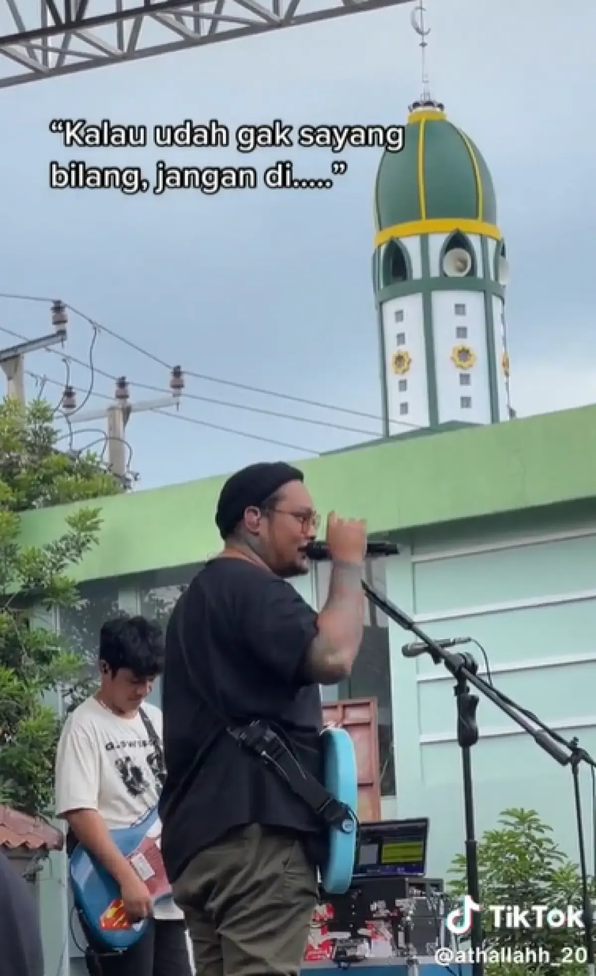 Virgoun beri nasehat percintaan. (Sumber : tiktok/athallahh_20)
