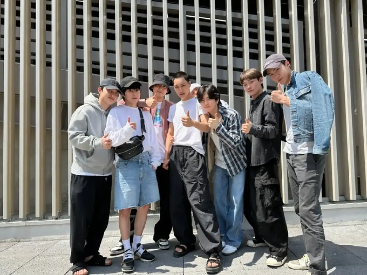 Kai EXO berangkat wamil. (Sumber : twitter/weareoneEXO)