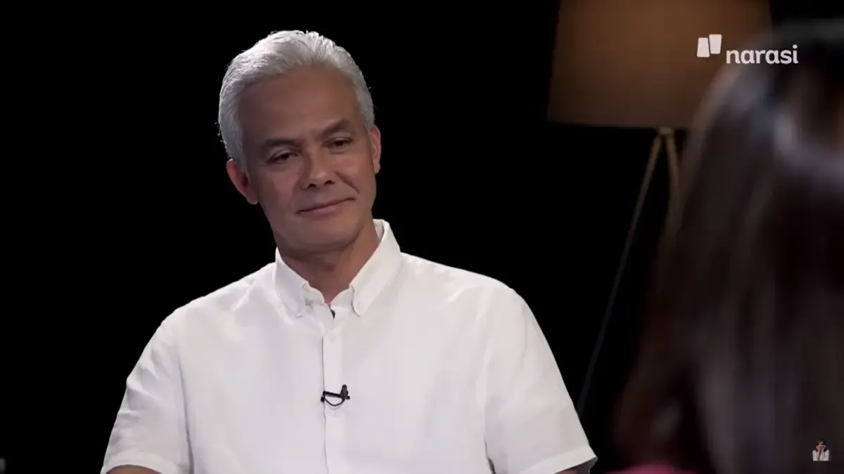Gubernur Jawa Tengah, Ganjar Pranowo, saat mengobrol bersama Najwa Shihab. (Sumber : Tangkapan Layar YouTube Najwa Shihab)