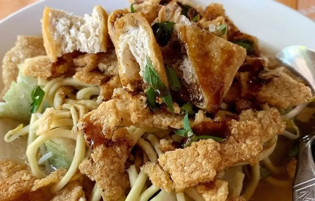 Mie Kopyok, makanan khas Semarang. (Sumber : jatengprov.go.id)