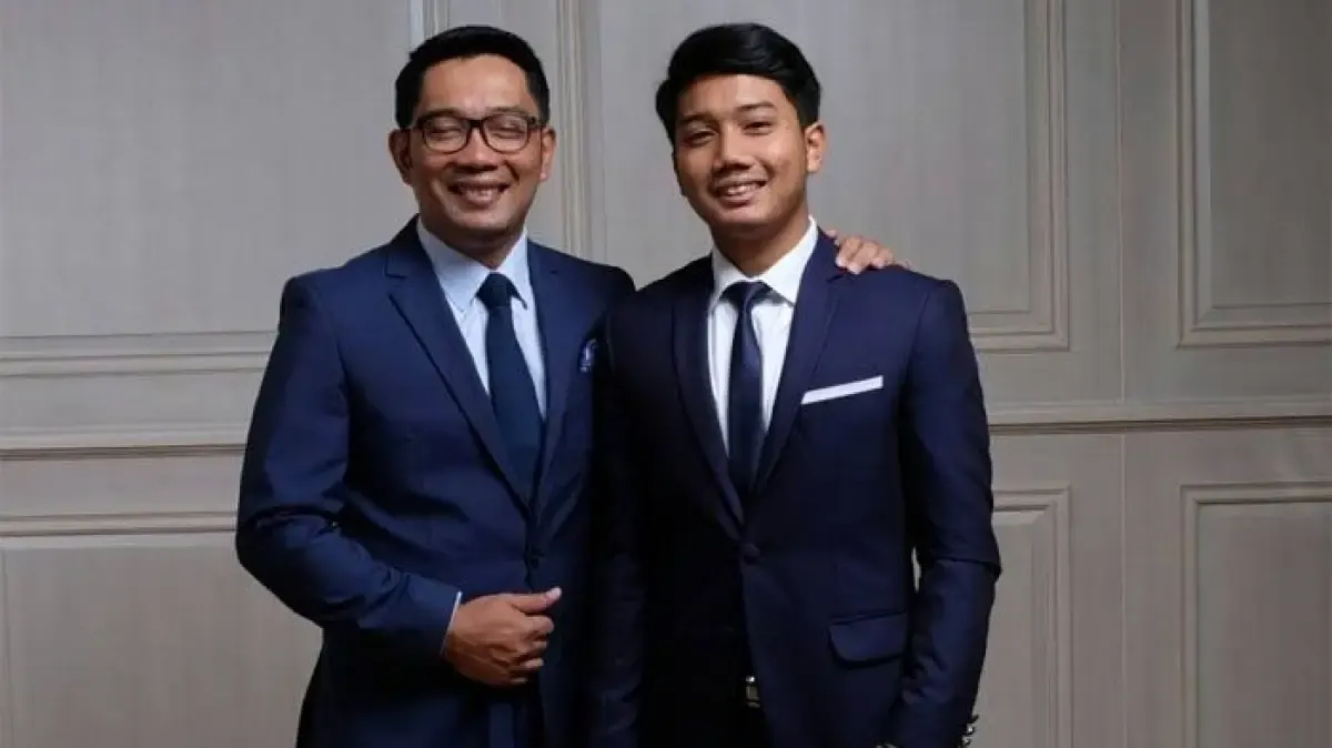 Gubernur Jawa Barat, Ridwan Kamil, dan putranya Emmeril Kahn Mumtadz. (Sumber : Instagram @emmerilkahn)