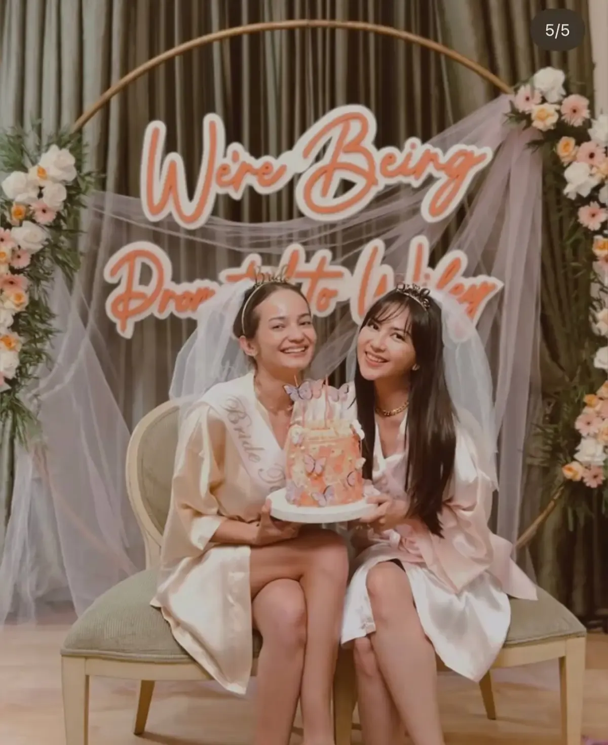 Momen saat Enzy Storia dan Jessica Mila barengan rayakan akan menikah (Sumber : instagram @jscmilla)