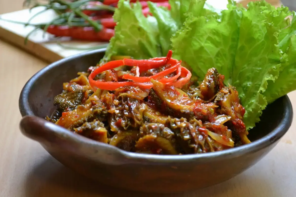 Masakan khas Semarang, Babat Gongso. (Sumber : travellingyuk.com)