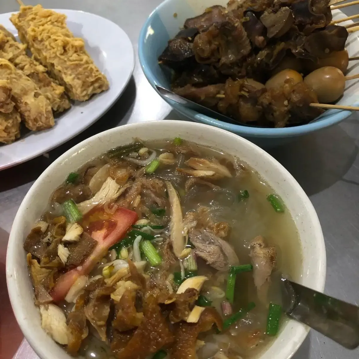 Soto Bangkong di Semarang. (Sumber : instagram/whats.elsa.eats)
