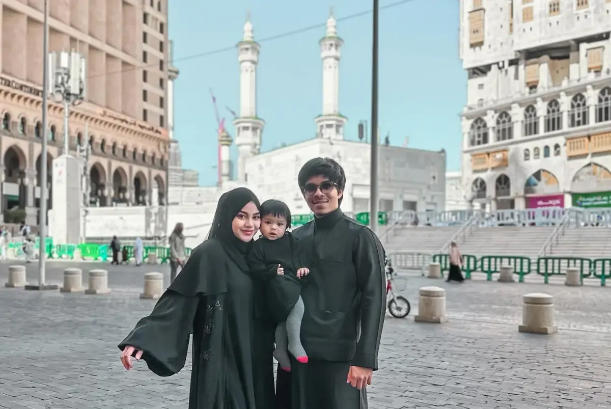Potret keluarga Atta Halilintar dan Aurel Hermansyah. (Sumber : Instagram @attahalilintar)