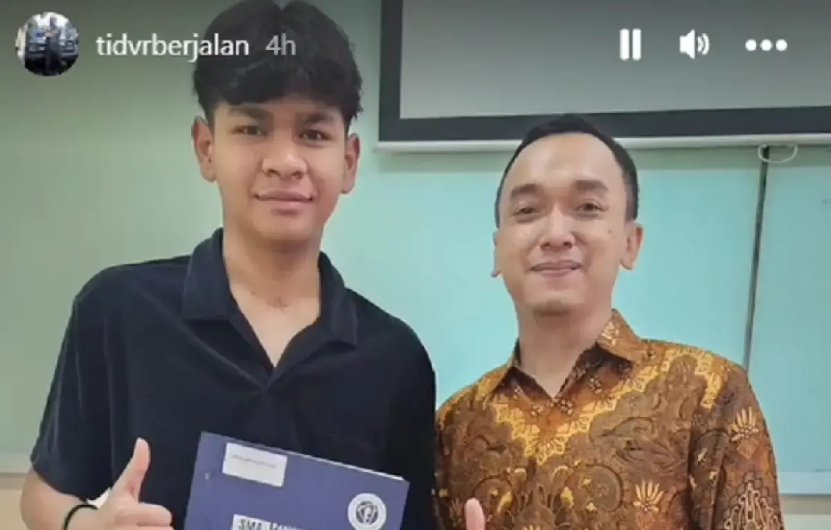 Momen David Ozora ikut mengambil rapor di sekolah. (Sumber : Instagram @tidvrberjalan)