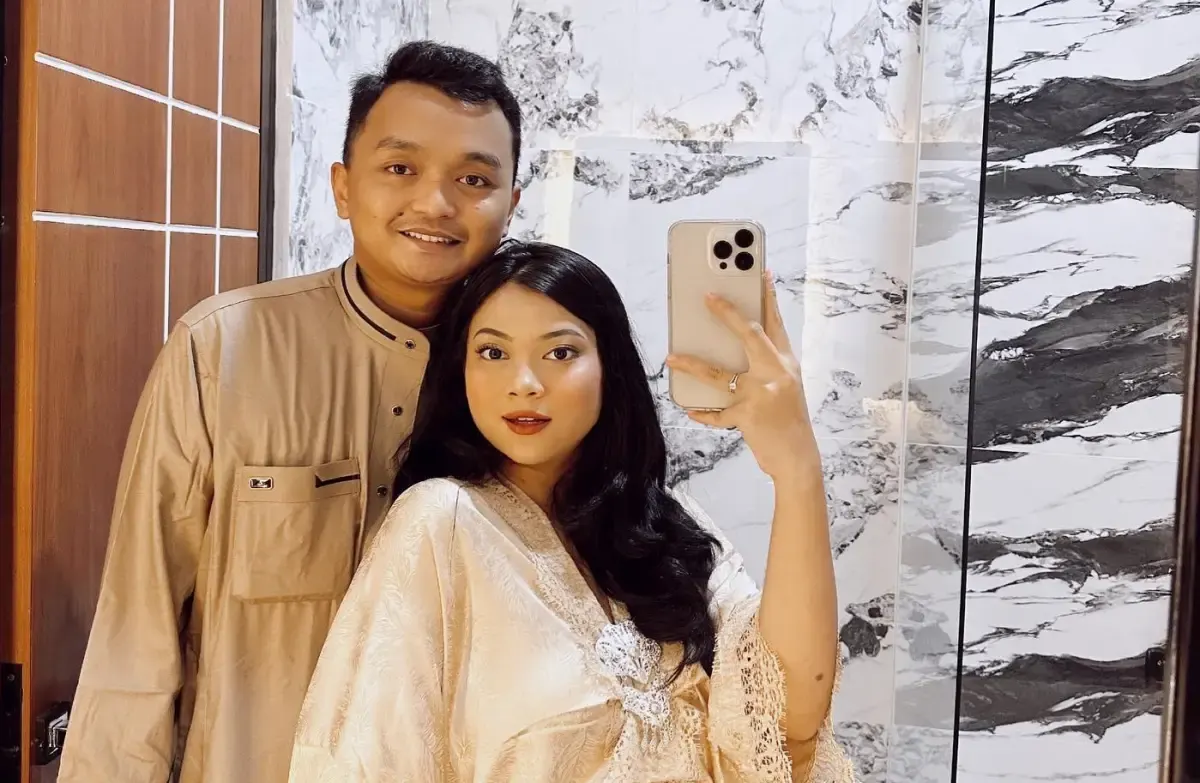 Hanum Mega bongkar perselingkuhan suaminya, Achmad Herlambang, dengan adik kelas. (Sumber : Instagram @real.hanummegaa)