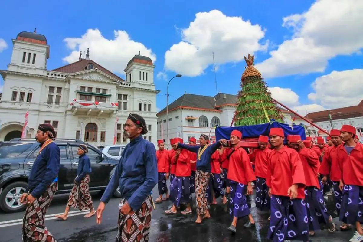 Apitan, tradisi di Semarang yang diselenggarakan pada saat Idul Adha (Sumber : Twitter)