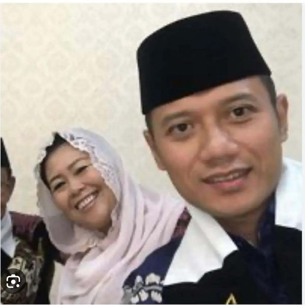Yenny Wahid unggah foto selfie bareng AHY. (Sumber : instagram/yennywahid)