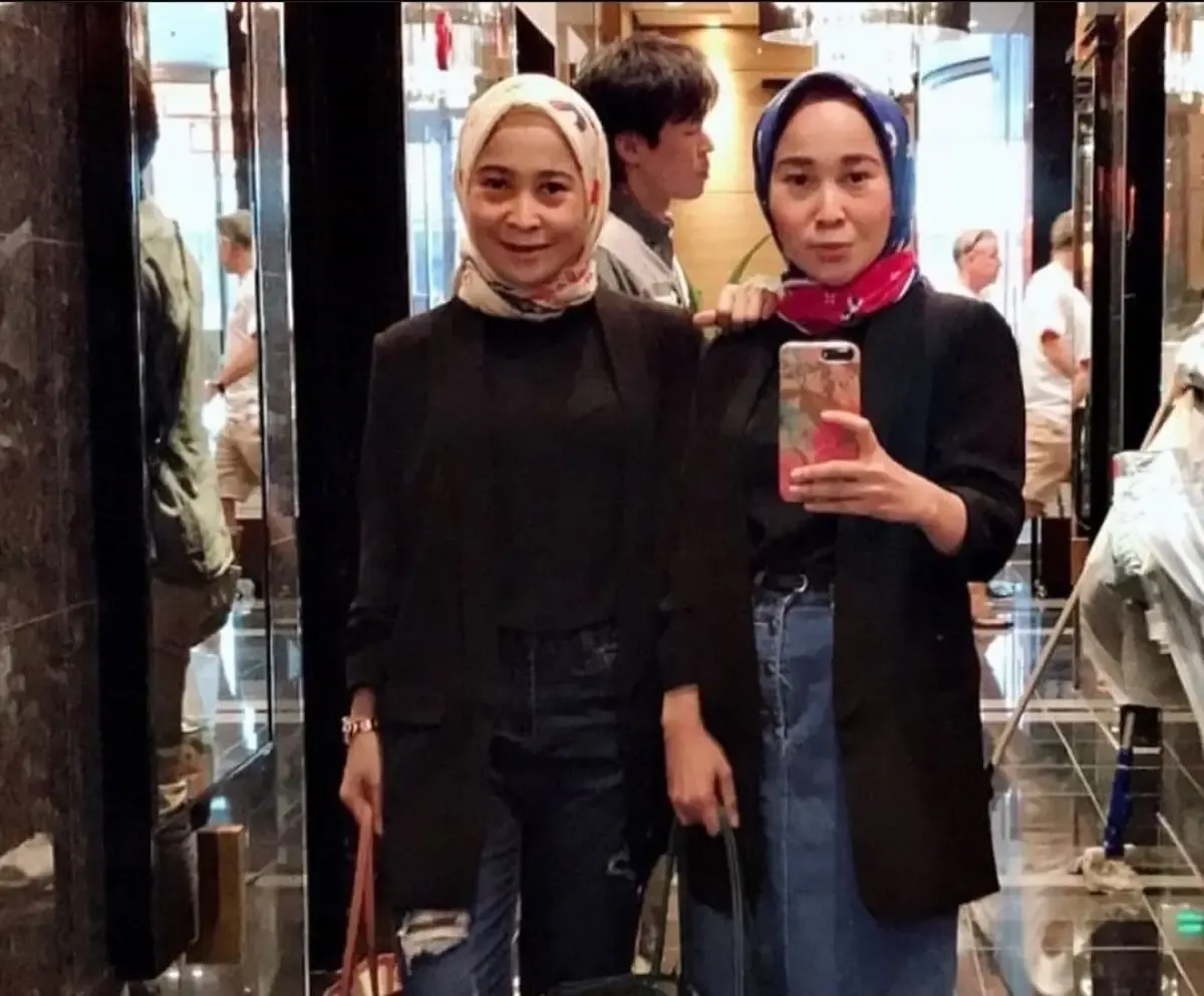 Rihana Rihani pelaku penipuan (Sumber : Sumber: @kasusiphonesikembar)