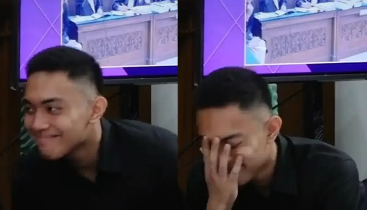 Mario Dandy salah tingkah saat mendengar isi chat mantan yang hadir sebagai saksi di sidang, Selasa 4 Juli 2023. (Sumber : YouTube KOMPASTV)