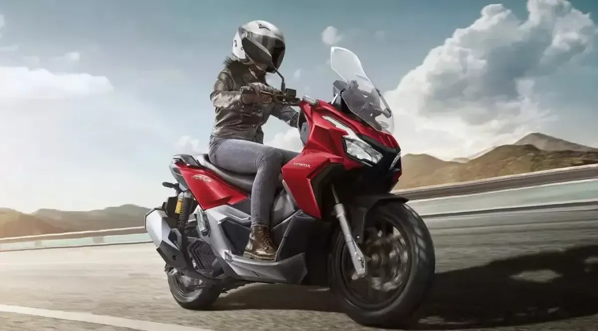 Simulasi kredit, spesifikasi, dan fitur unggulan Honda ADV 160 (Sumber : astra-honda.com)