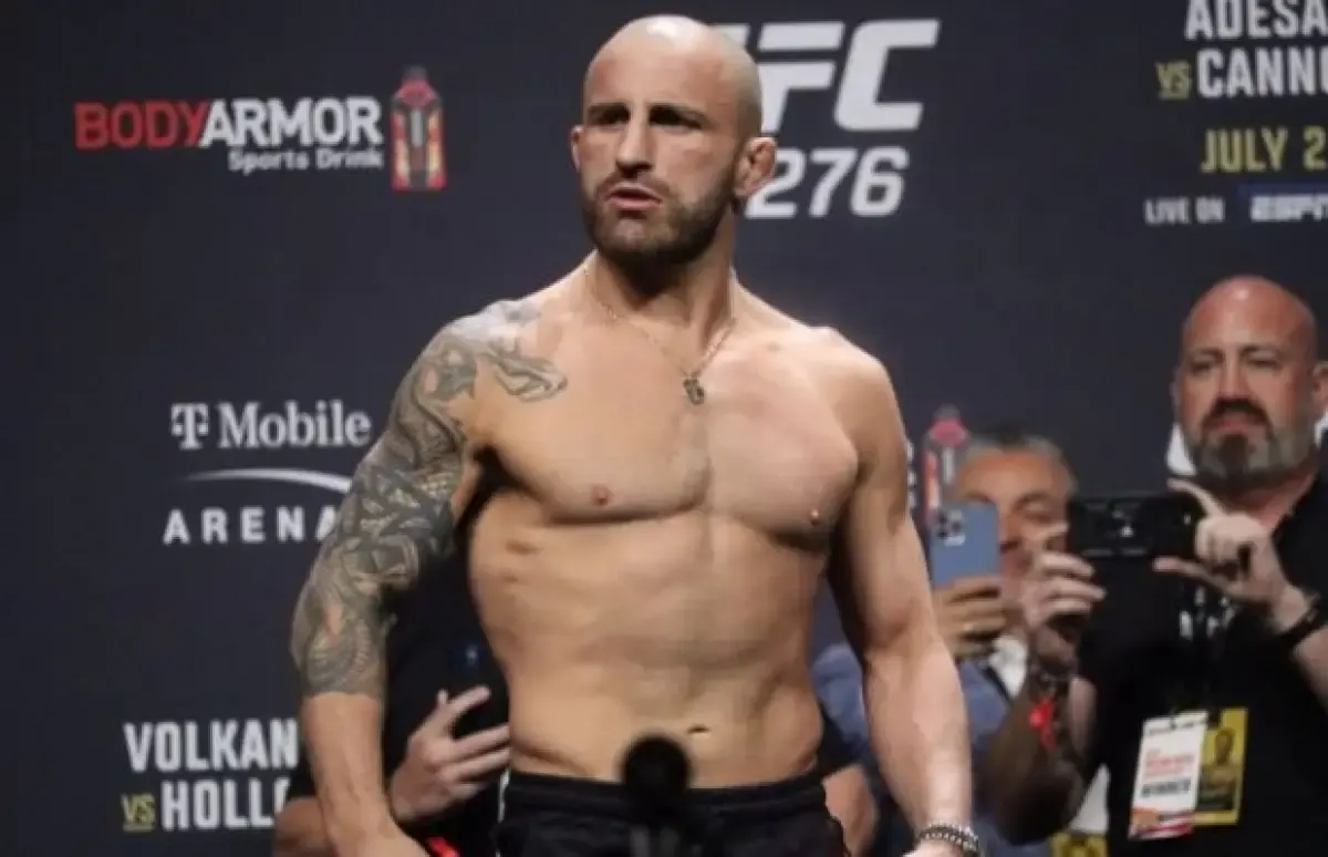 Alexander Volkanovski pertahankan sabuk juara UFC 290