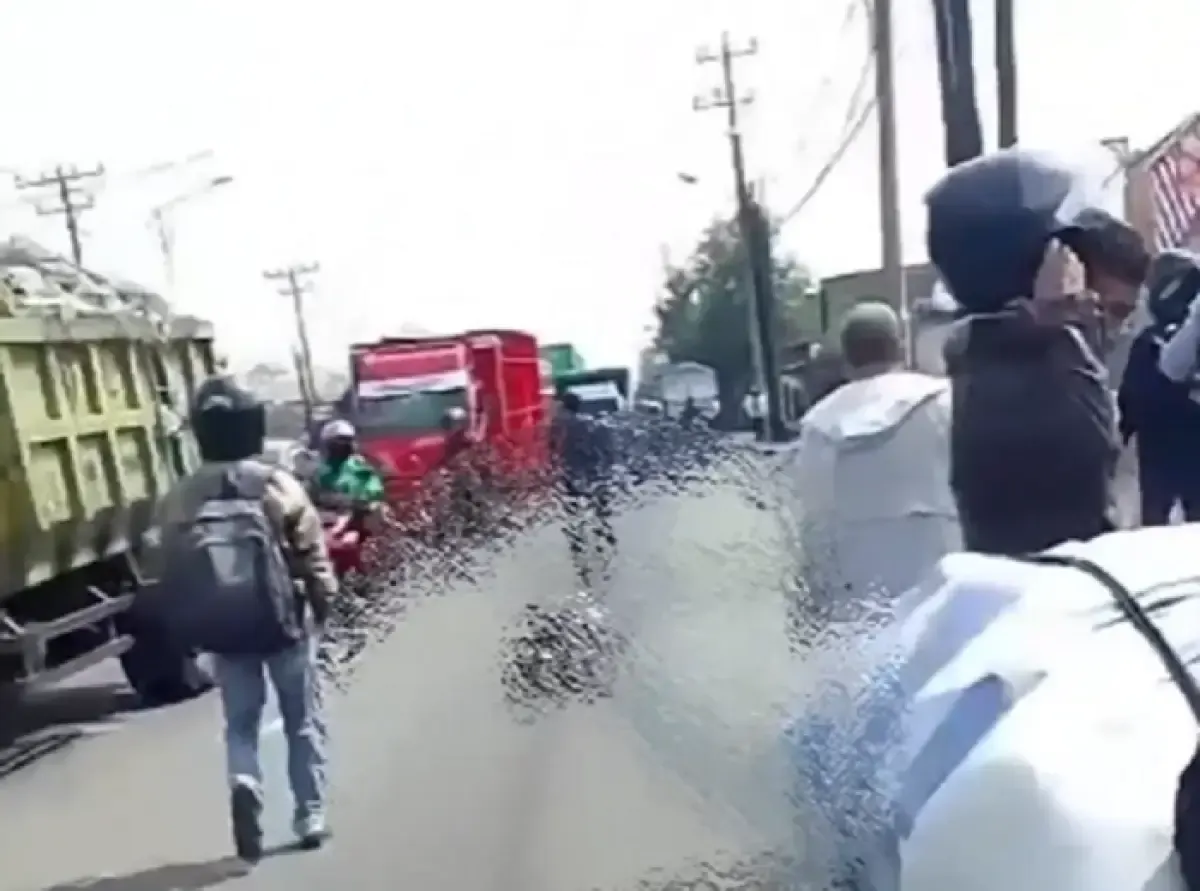 Kecelakaan seorang kakek tertabrak motor di Langensari, Ungaran, Kabupaten Semarang, Selasa 25 Juli 2023 siang sekitar pukul 11.00 WIB. (Sumber : Instagram @portalsemarang)