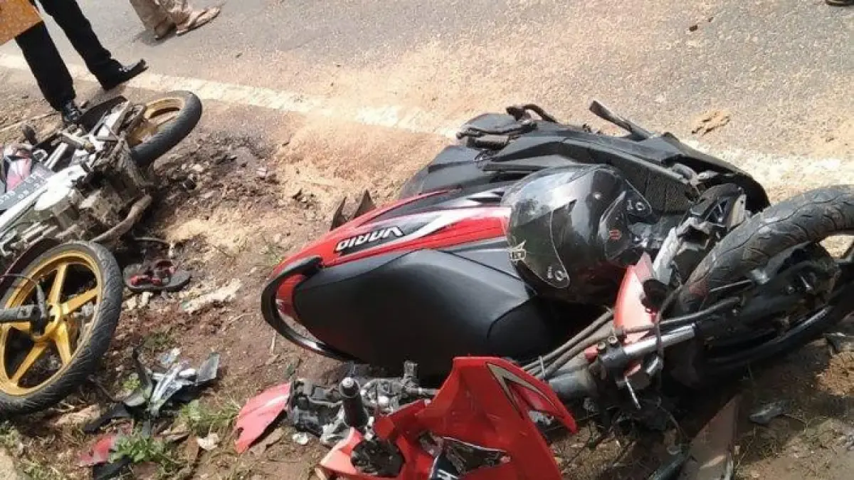 Kecelakaan motor di Semarang marak, ini 10 tips aman berkendara yang aman di jalan raya.