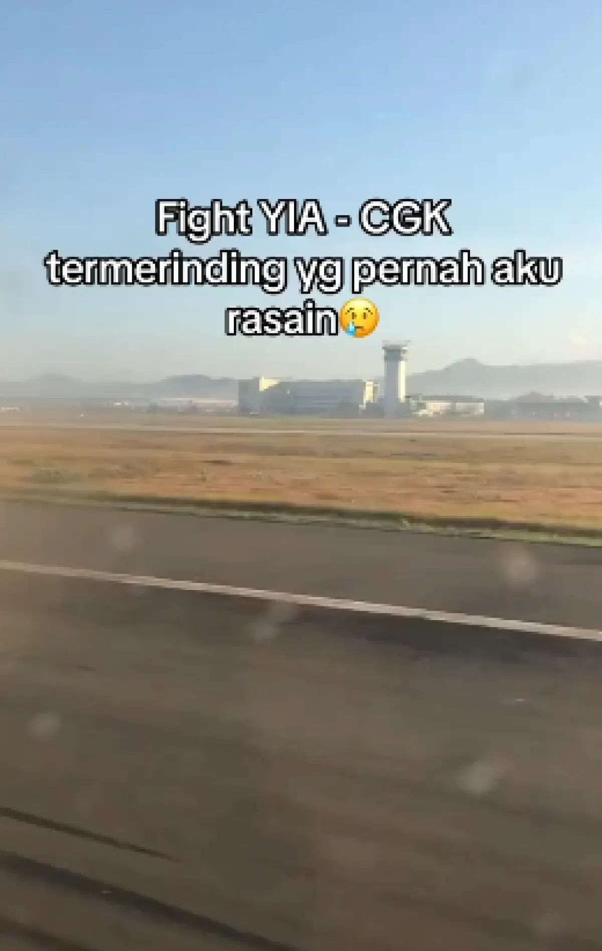 Video viral cewek curhat penerbangan paling merinding usai lihat polusi udara di Jakarta (Sumber : TikTok/@notpusing)