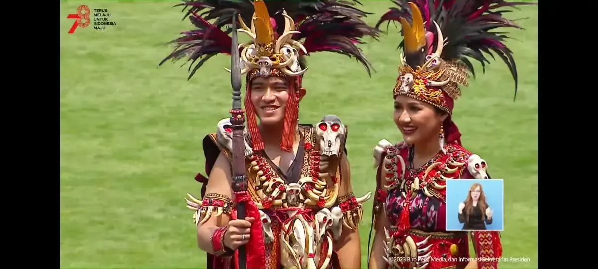 Kaesang dan Erina Gudono memenangkan sepeda di kompetisi pakaian adat terbaik HUT RI ke 78 (Sumber : YouTube/Sekretariat Presiden)