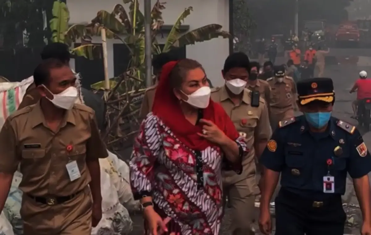 Mbak Ita Wali Kota Semarang ungkap perlu waktu seminggu untuk mendinginkan dan memulihkan TPA Jatibarang. (Sumber : Instagram @mbakitasmg)