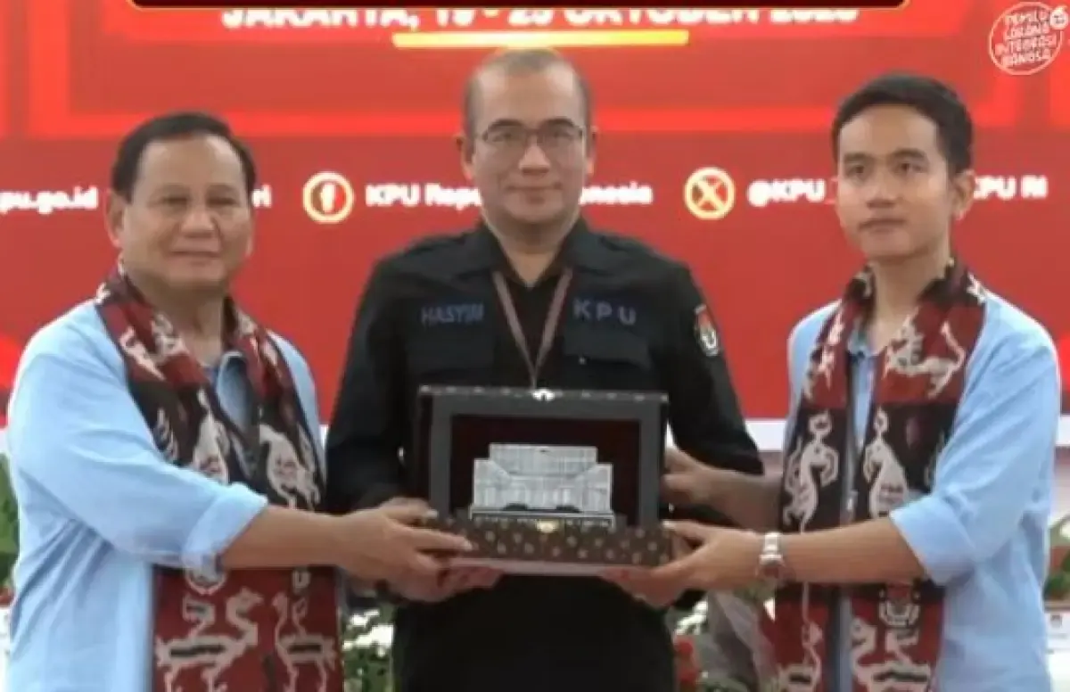 Prabowo-Gibran resmi terdaftar Capres-Cawapres (Sumber : YouTube KPU)