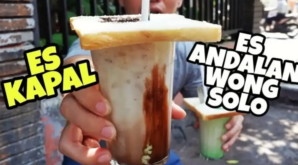 Es kapal khas Solo (Sumber : YouTube Jony Raharja)