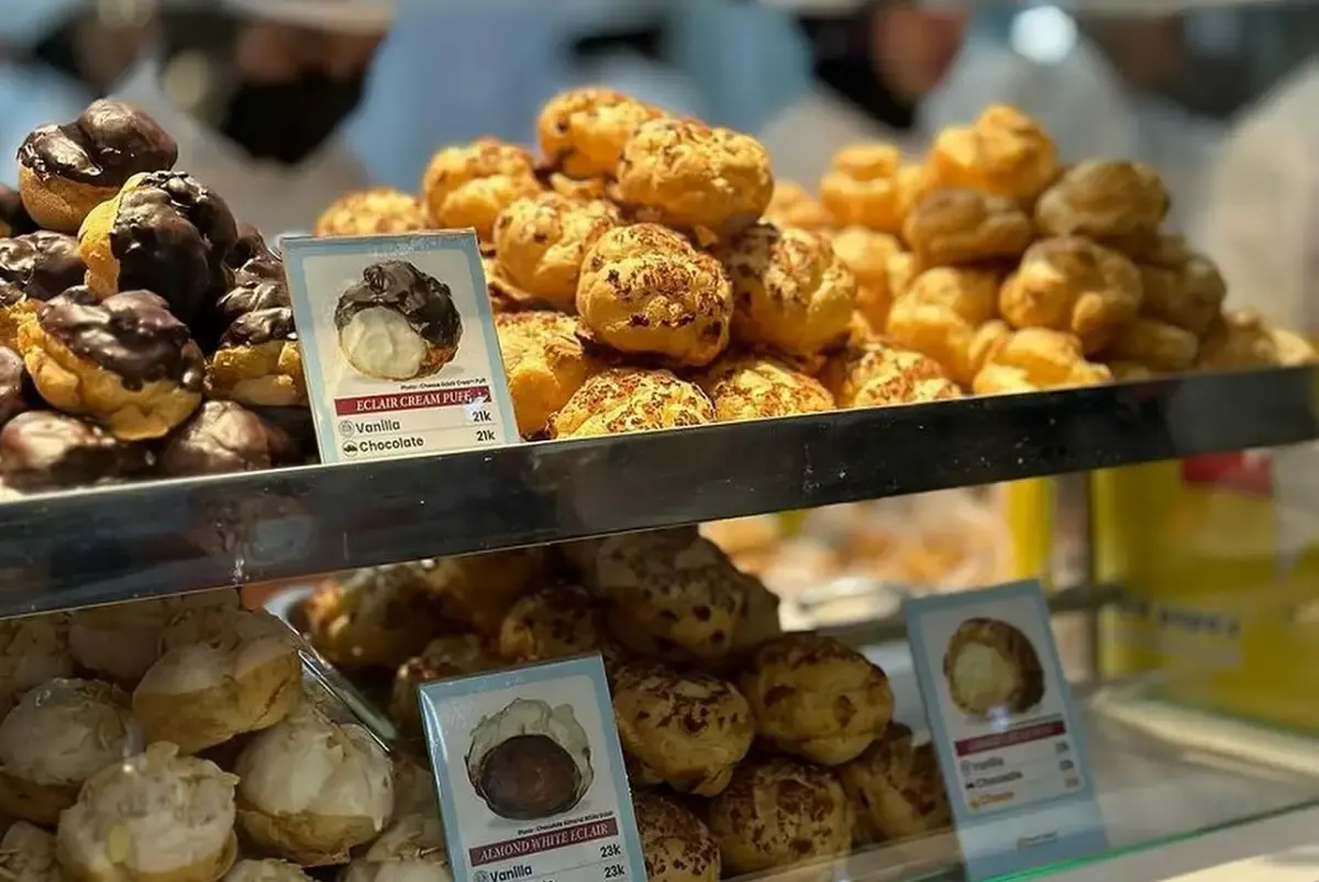 Promo menggiurkan jajan di Beard Papa's Mal Ciputra Semarang, beli 6 pcs hanya Rp 100 ribu untuk varian campur, berlaku 5-10 Desember 2023. (Sumber : Instagram @clsemarang)