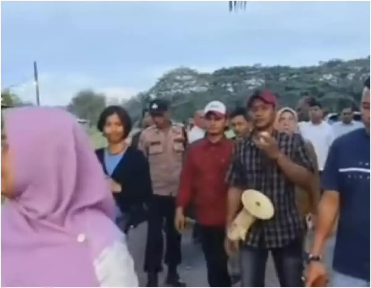 aksi warga Aceh Tamiang tolak rencana penempatan pengungsi Rohingya, usir perwakilan UNHCR (Sumber : instagram @terang_media)