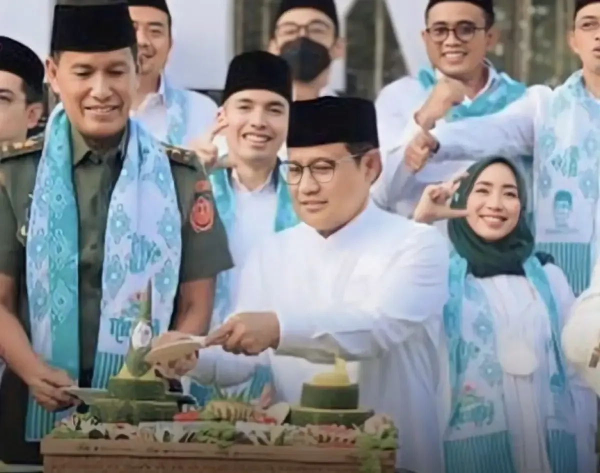 Cak Imin saat potong tumpeng di IKN (Sumber : instagram @sisiterang.official)
