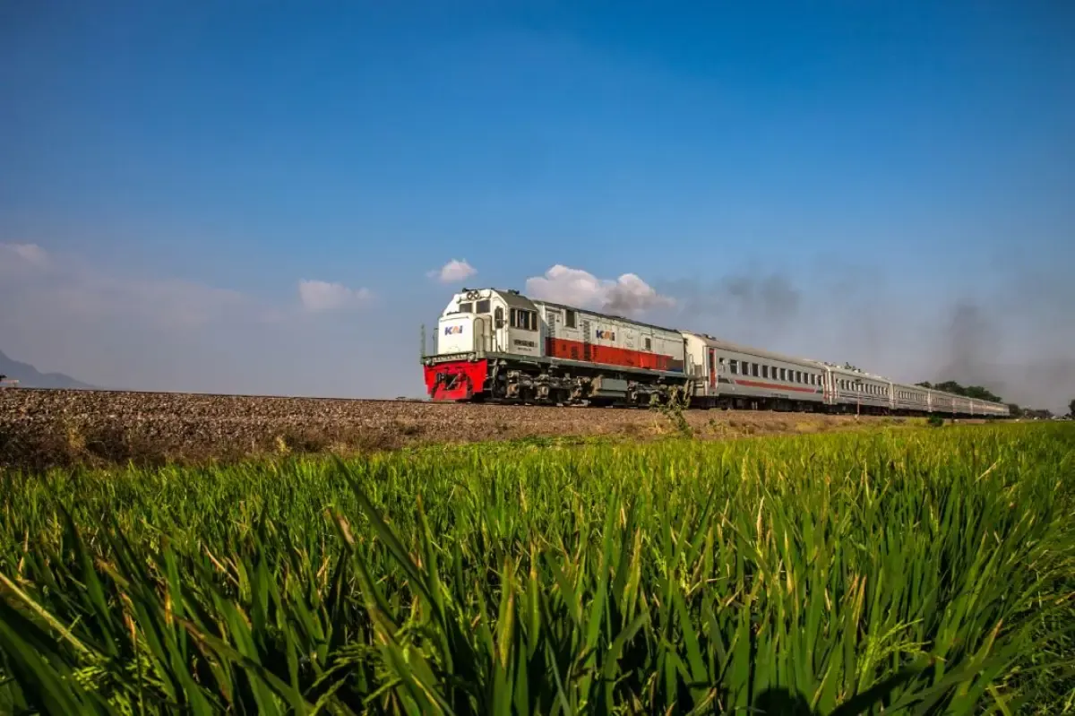 Perjalanan kereta api. (Sumber: null | Foto: dok KAI Daop IV Semarang.)