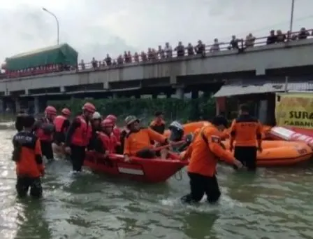 relawan dianggap sangat berperan di banjir Demak  (Sumber: instagram @bnpd | Foto: infosemarang.com )