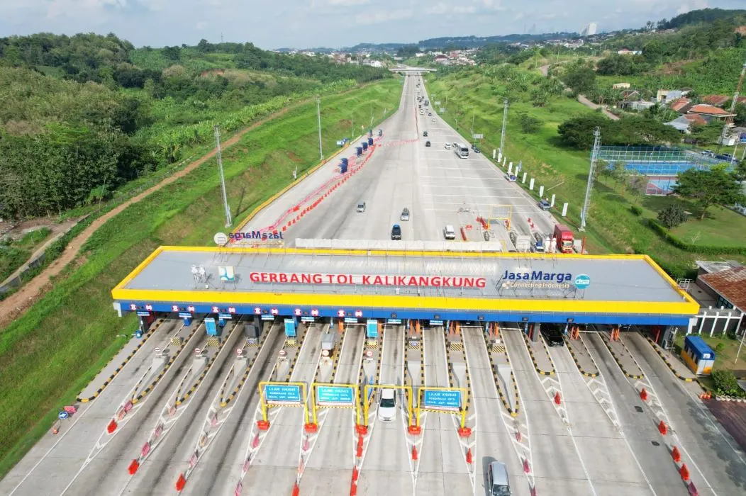 Gerbang Tol Kalikangkung, Kendal, Jawa Tengah. (Sumber:  | Foto: dok PT Jasa Marga.)
