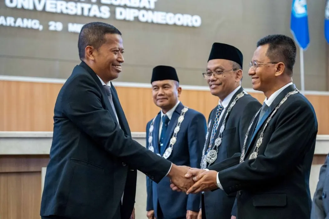Pelantikan pejabat baru Undip. (Sumber:  | Foto: Sakti Setiawan)
