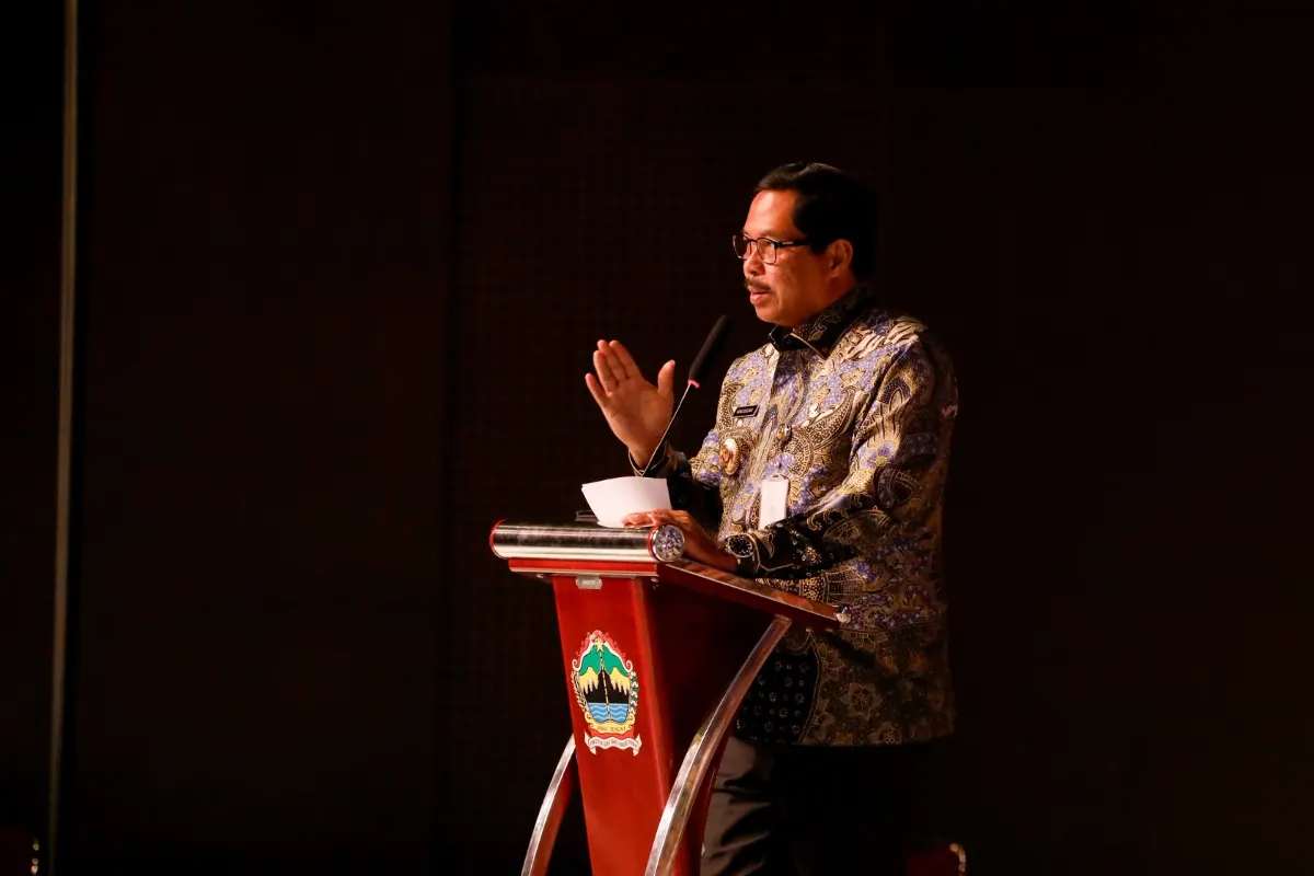 Pj Gubernur Jateng Nana Sudjana. (Sumber:  | Foto: dok Humas Jateng.)