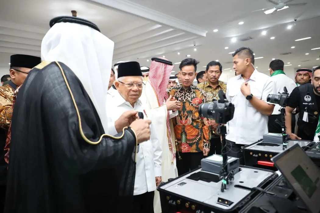 Wakil Presiden RI Ma'ruf Amin meresmikan operasional layanan fast track di Bandara Adi Soemarmo. (Sumber:  | Foto: dok Humas Jateng.)