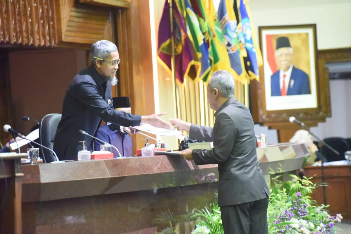 Sekretaris Daerah (Sekda) Jateng, Sumarno di Gedung DPRD Jateng, Senin 10 Juni 2024.
 (Sumber:  | Foto: Sakti.)