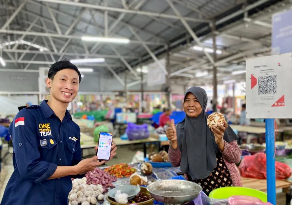Bank Mandiri mendukung program pemerintah dalam mengembangkan sektor UMKM melalui penyaluran KUR. (Sumber:  | Foto: sakti)
