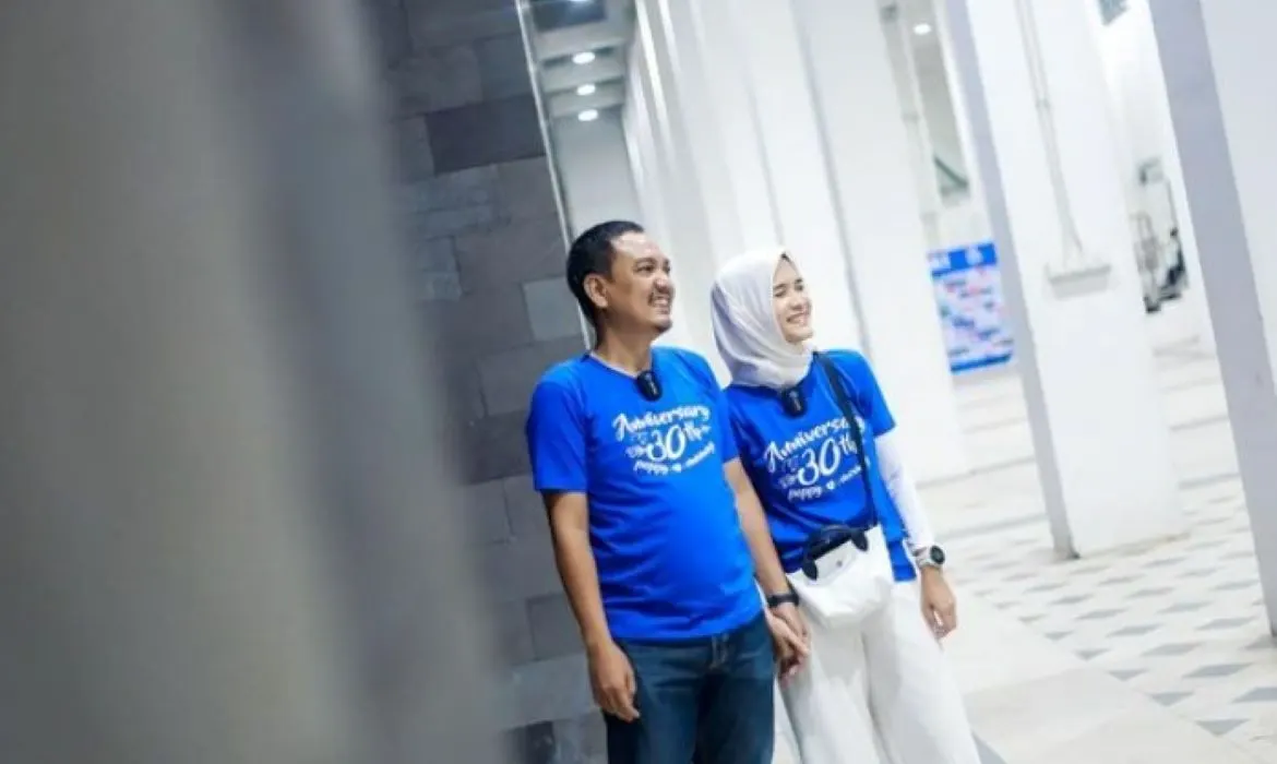 Sukawijaya, atau yang lebih dikenal sebagai Yoyok Sukawi dan istri.  (Sumber:  | Foto: dok )