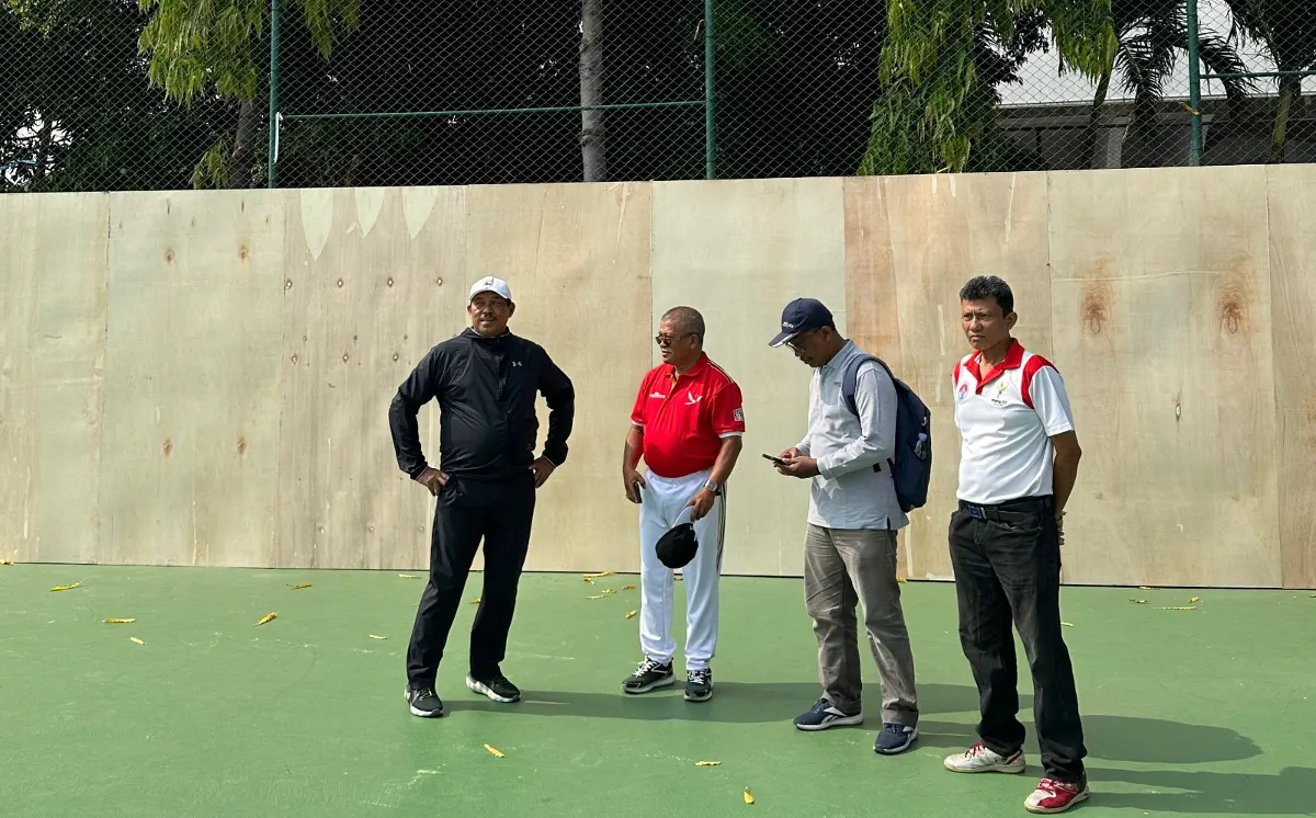 Pj Gubernur Jawa Tengah, Nana Sudjana mengecek kesiapan akhir venue  Perparnas XVII Solo.
 (Sumber:  | Foto: Sakti)