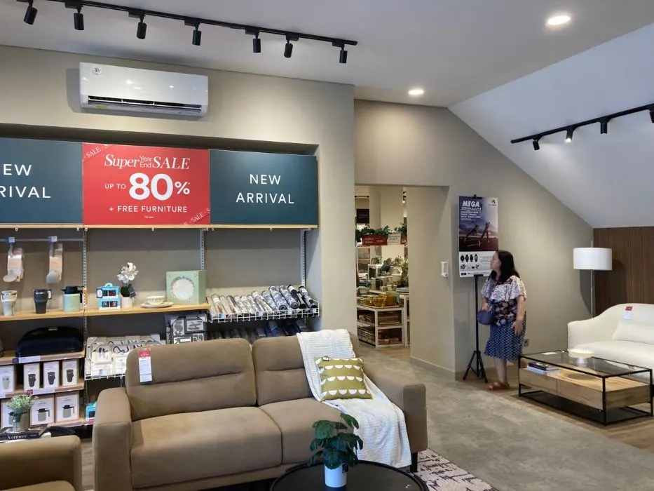 Grand Opening Dekoruma, Destinasi Furnitur dan Custom Interior No 1 Indonesia di Jl A Yani Semarang, Jumat 13 Desember 2024. (Sumber:  | Foto: Sakti)