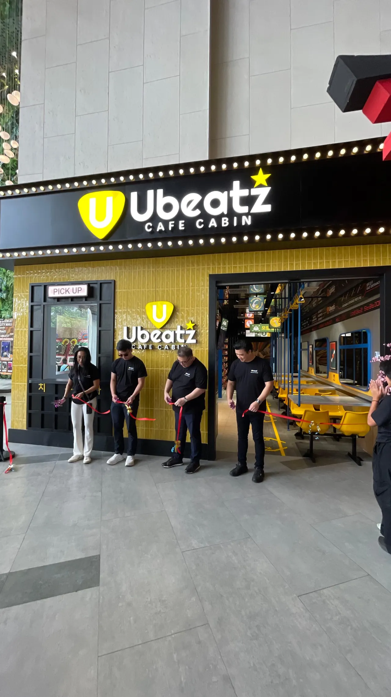 UBEATZ Café Cabin Resmi Dibuka di Queen City Mall Semarang (Sumber:  | Foto: Sakti)