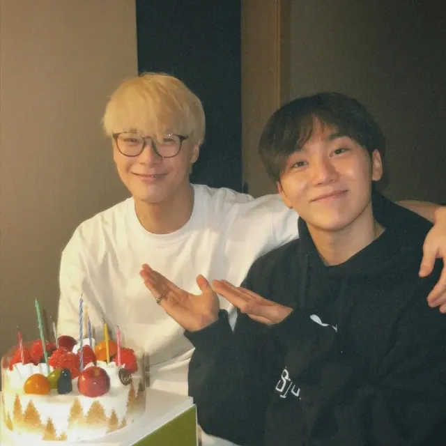 Posting Foto Bareng, Seungkwan SEVENTEEN Tulis Pesan Mengharukan untuk Moonbin ASTRO